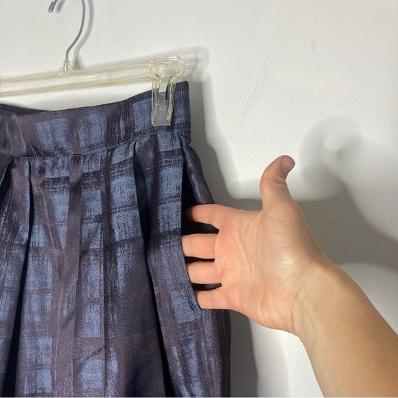 Eva Mendes for New York and Company Size 0 Pleated A-Line Skirt - Picture 4 of 8